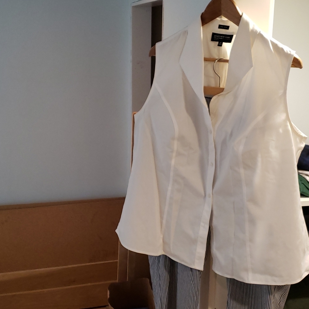Jones NY Collection white sleeveless button down